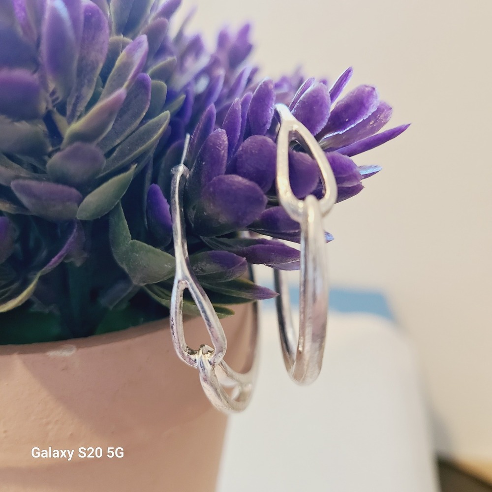 Elegant Silver Tone Hoop Earrings Linked Teardrop Design Statement Dangle